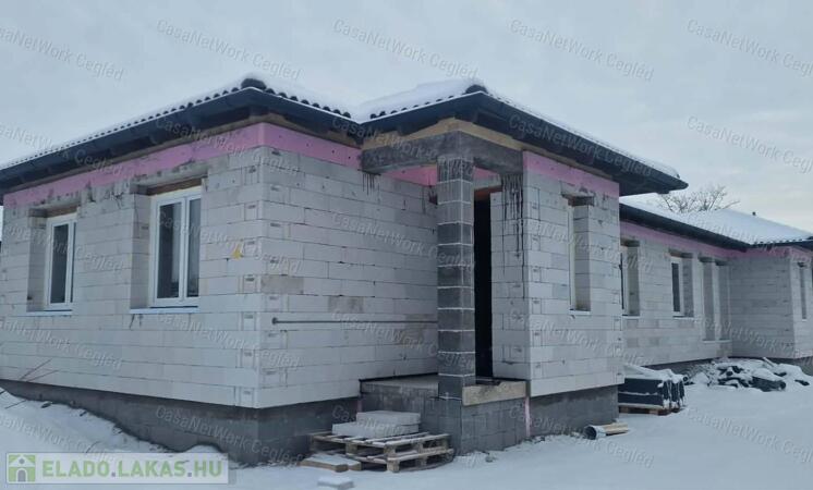 Eladó új építésű ikerház Cegléden – II. lakás                                 