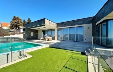 Eladó családi ház