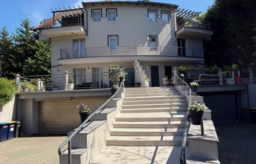 Eladó családi ház