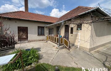 Eladó családi ház