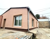 Eladó családi ház Üröm 149 900 000 Ft