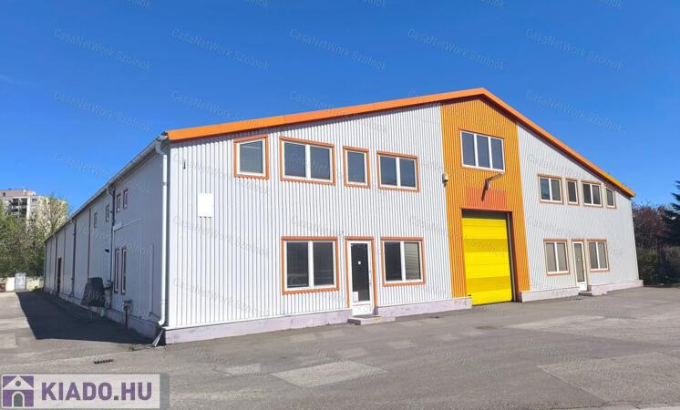 Szolnok belterületén 1501 m2-es csarnok raktár kiadó!                                 