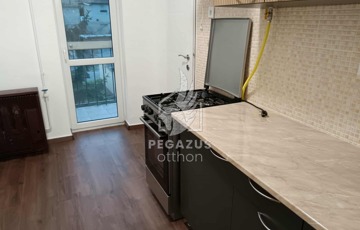 Eladó lakás