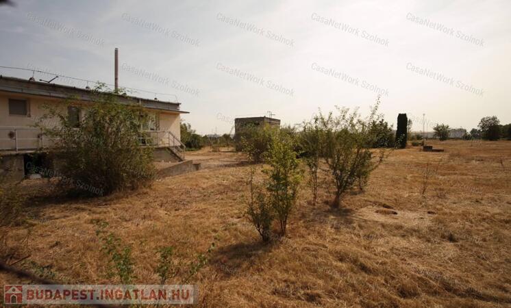 Szajolban eladó egy 69590 m2-es iparterület                                 