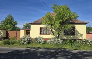 Eladó családi ház