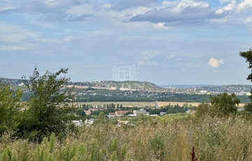 Eladó telek/földterület