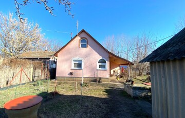 Eladó családi ház
