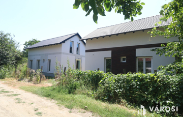 Eladó családi ház