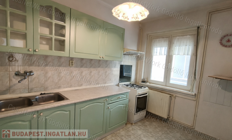 Élhető családi ház csendes kerttel                                 