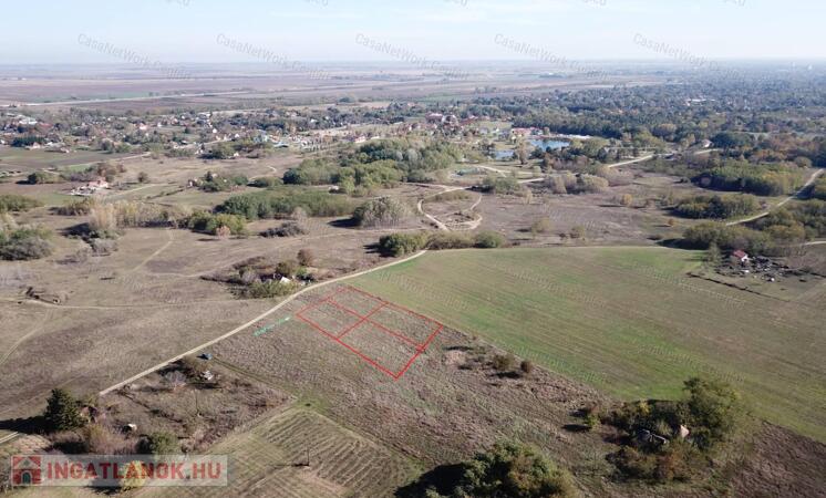 Eladó építési telek