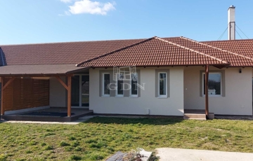 Eladó családi ház