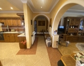 Eladó családi ház Tass 89 000 000 Ft