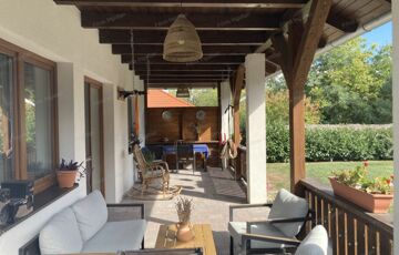 Eladó családi ház