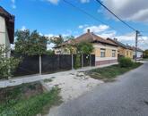 Eladó  három szobás családi ház Törökszentmiklóson!