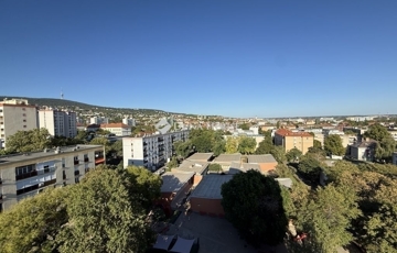 Eladó lakás