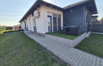 Eladó családi ház