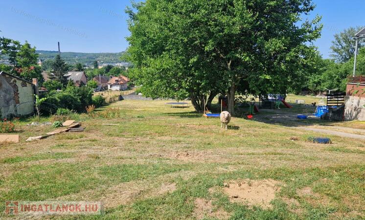 Építési telek Esztergom-Kertvárosban