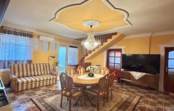 Eladó családi ház