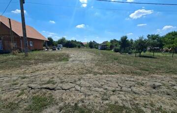 Eladó telek/földterület