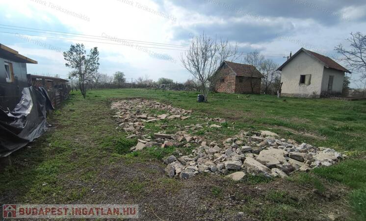 Eladó zártkert Törökszentmiklóson az Alvégen!                                 