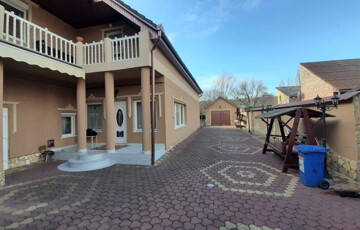 Eladó családi ház