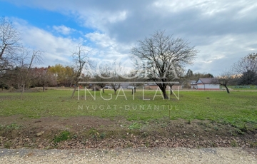 Eladó telek/földterület