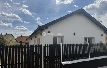 Eladó családi ház