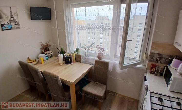 Eladó BP XIX- Ker Kazinczy utcában 59 m2 Panel Lakás.                                 