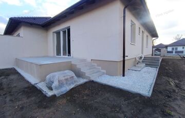 Eladó családi ház