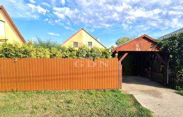 Eladó családi ház