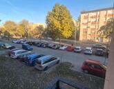 Oroszlány Dózsa Gy utcában első emeleti erkélyes lakás