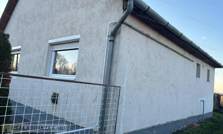 Tarnaörsön 79 nm-es 4 szobás családi ház plusz építési telekkel eladó!                                 