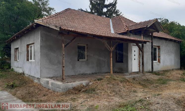 Erken 3 szobás, 119 nm-es, felújítás alatt lévő családi ház eladó                                 