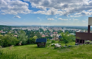 Eladó telek/földterület