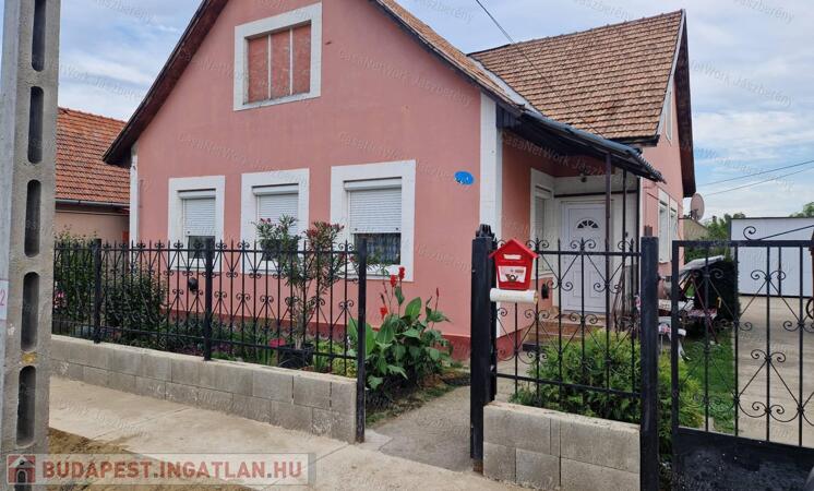 Tarnaörsön, jó állapotban lévő, 100 nm-es, 3 szobás családi ház eladó!                                 