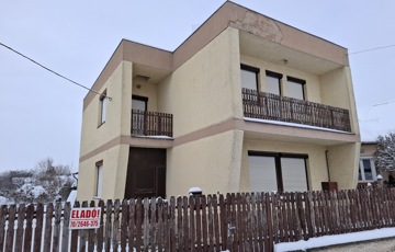 Eladó családi ház