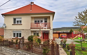 Eladó családi ház