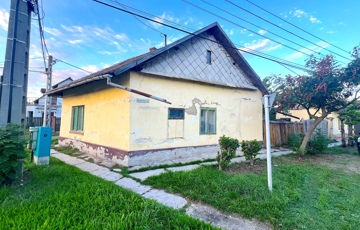 Eladó családi ház
