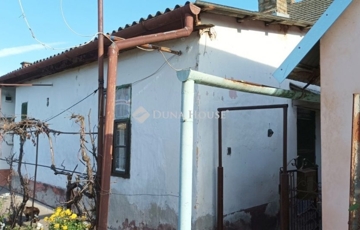 Eladó családi ház