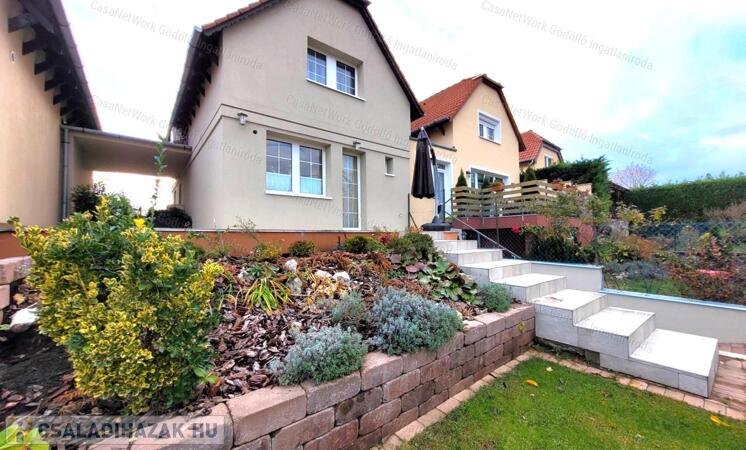 Modern,  azonnal költözhető családi ház Szilasligeten                                 