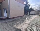 Kiadó földszinti lakás Szandaszőlős központjában