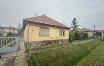 Eladó családi ház