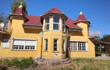 Eladó családi ház