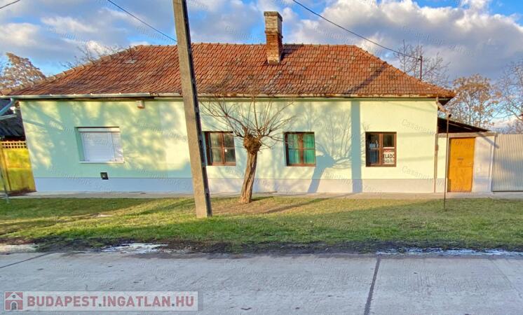 Szarvason, több lakrészből álló, 186 nm-es családi ház eladó                                 