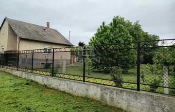 Eladó családi ház