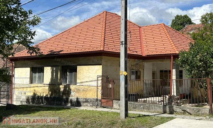 Zsámbéki felújítás alatt álló ház eladó! ÉRTÉKNÖVELÉS FOLYAMATBAN