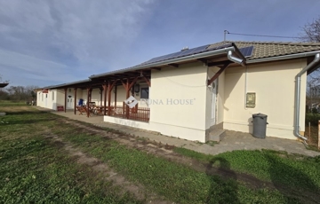 Eladó családi ház