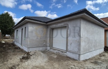 Eladó családi ház