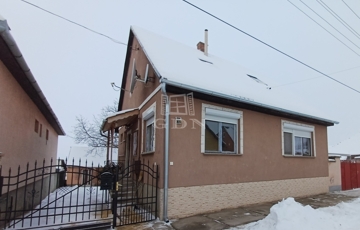 Eladó családi ház