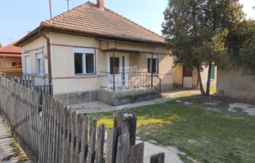 Eladó családi ház